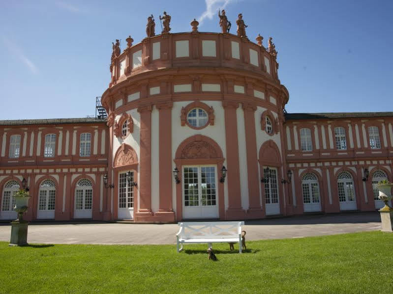 Hotel Am Schlosspark , Wiesbaden Exterior photo